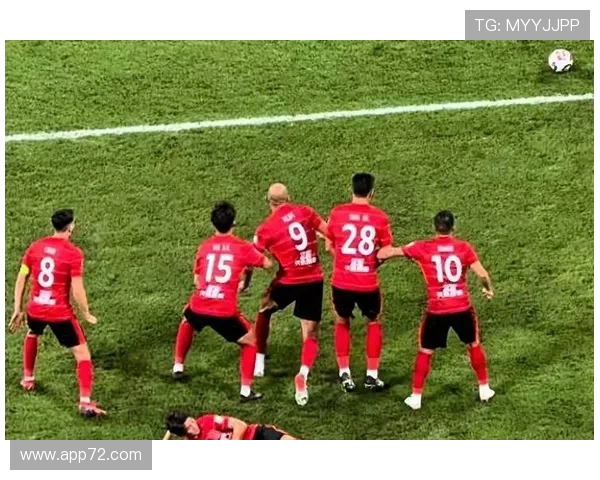 古尔芬克尔独造三球费利佩梅开二度成都蓉城主场四比一大胜上海海港