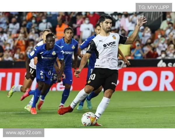 西甲第11轮焦点战赫塔费主场迎战巴伦西亚，两队全力争胜提升排名